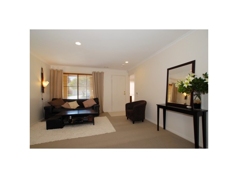 33 Lansell Court, Carrum Downs VIC 3201