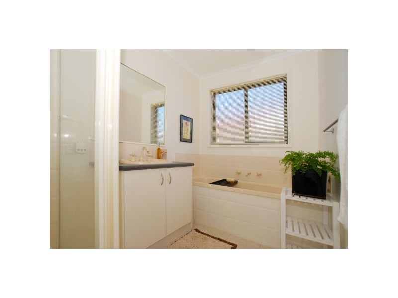 33 Lansell Court, Carrum Downs VIC 3201