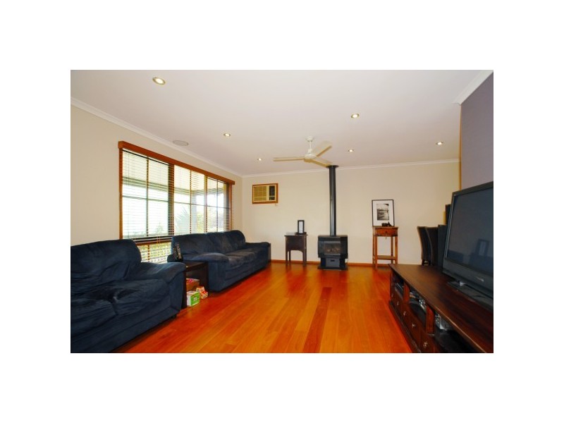 22 Honeyeater Place, Carrum Downs VIC 3201