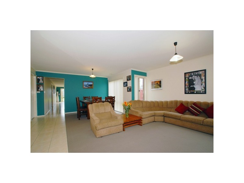 52 Oberon Drive, Carrum Downs VIC 3201