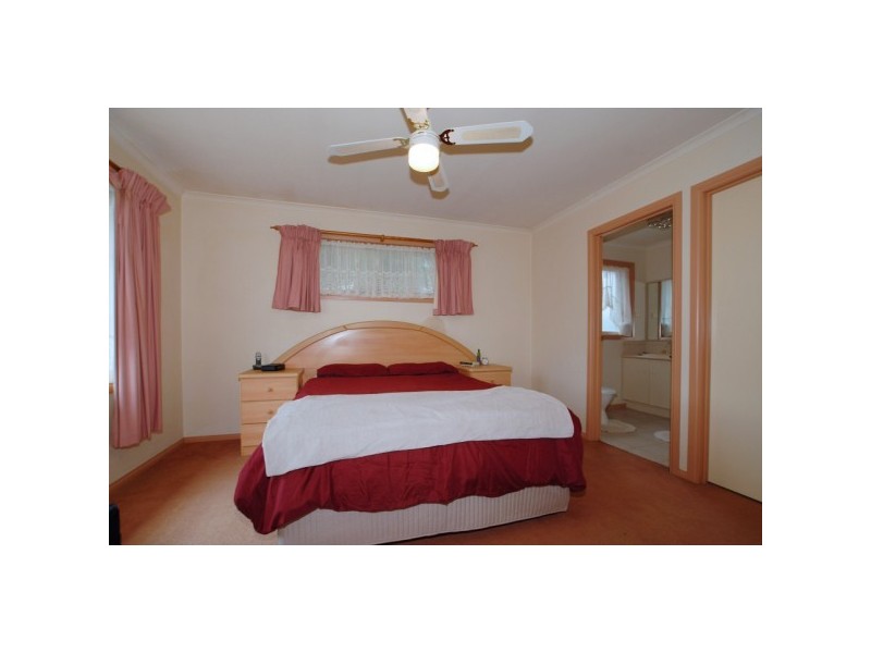 9 Ravenswood Court, Carrum Downs VIC 3201