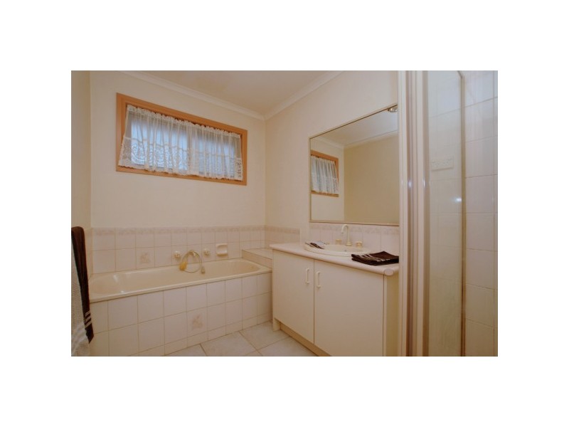 9 Ravenswood Court, Carrum Downs VIC 3201