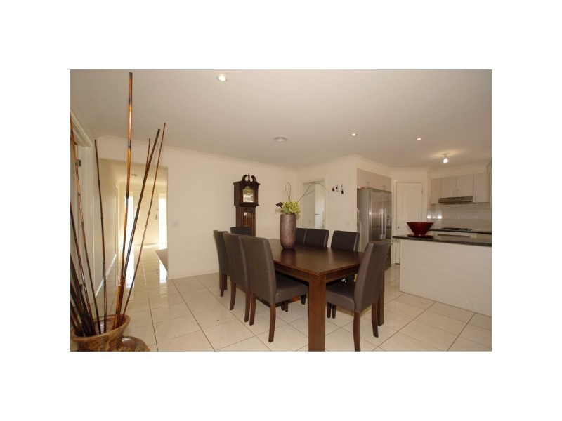 7 Garnet Close, Skye VIC 3977