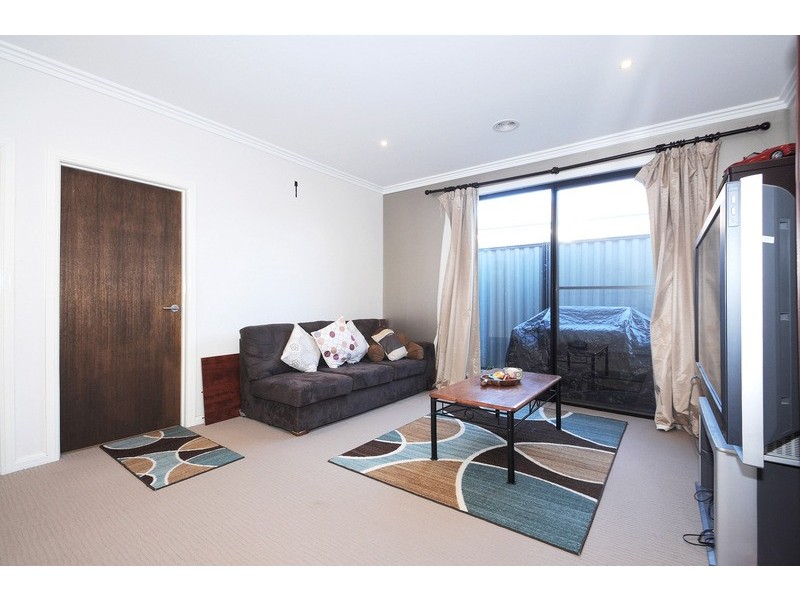 2 Flora Park Way, Carrum Downs VIC 3201