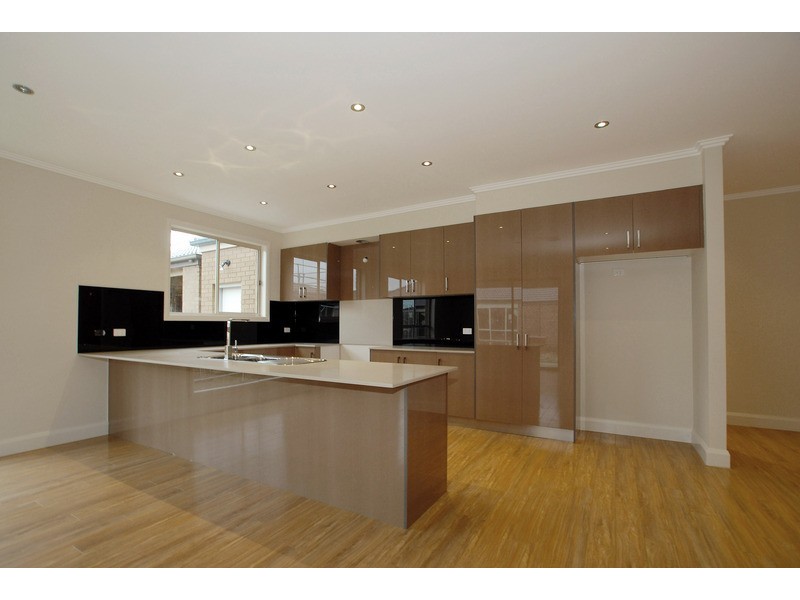 71 Diamond Parade, Skye VIC 3977