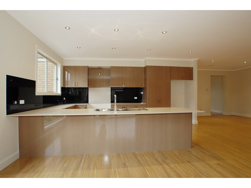 71 Diamond Parade, Skye VIC 3977