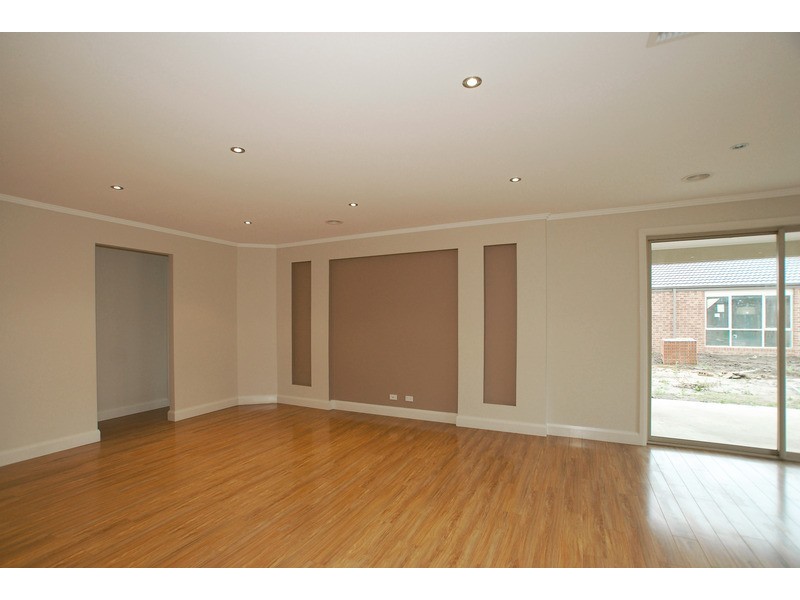 71 Diamond Parade, Skye VIC 3977