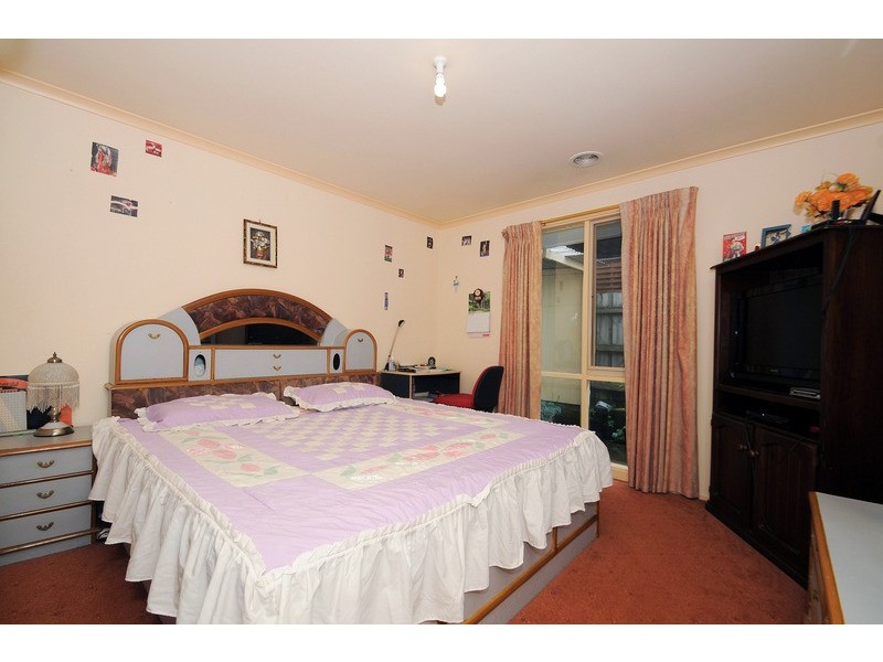 4 Strathearn Court, Carrum Downs VIC 3201