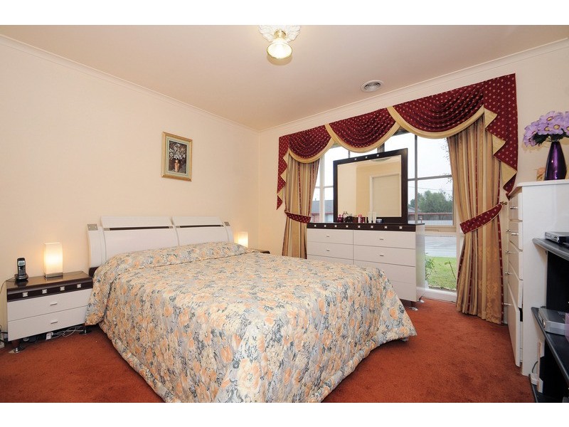 4 Strathearn Court, Carrum Downs VIC 3201