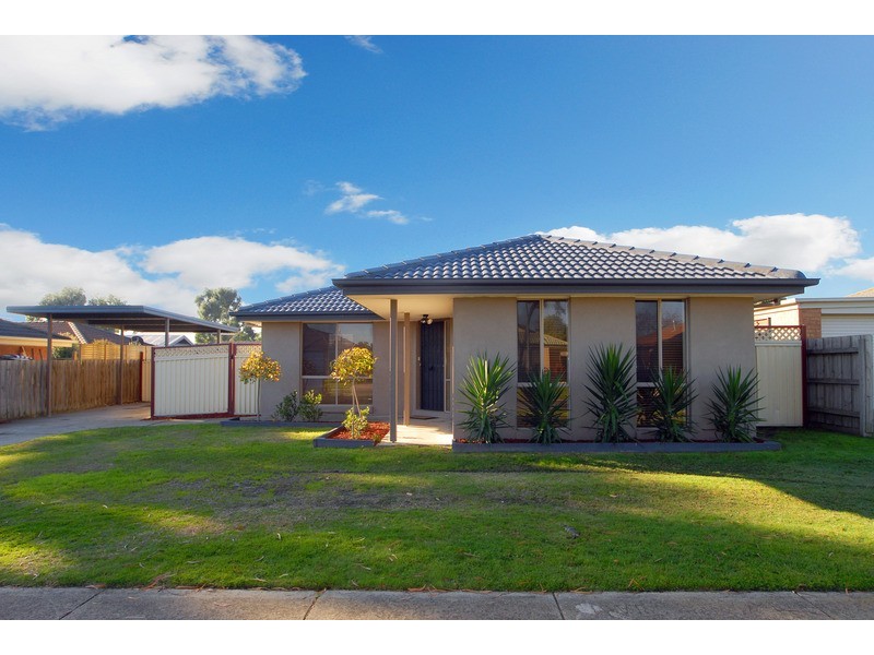 33 Oberon Drive, Carrum Downs VIC 3201