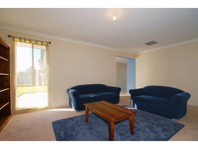 33 Oberon Drive, Carrum Downs VIC 3201