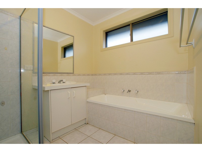 33 Oberon Drive, Carrum Downs VIC 3201