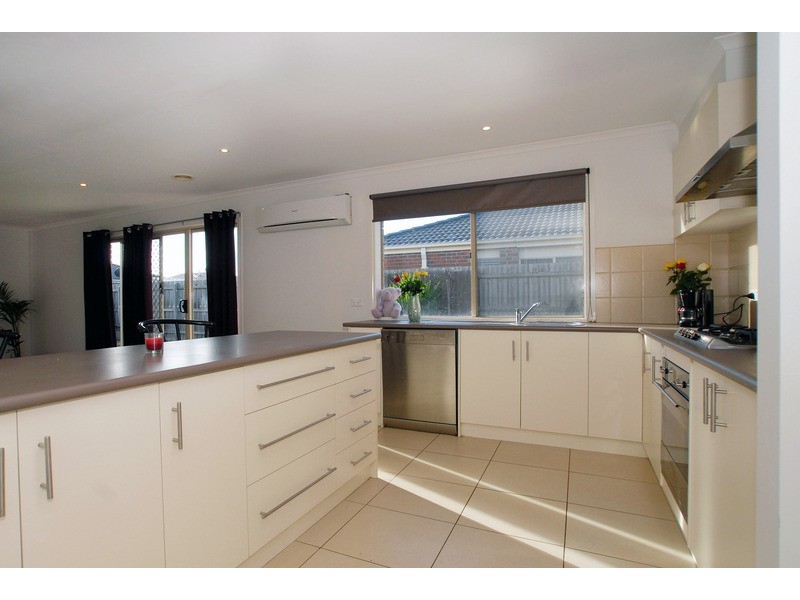 5 Vivi Court, Skye VIC 3977