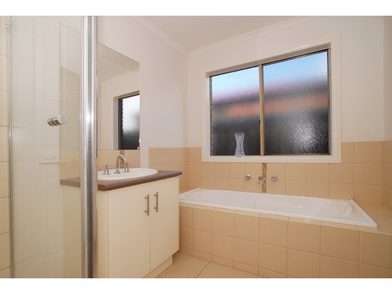 5 Vivi Court, Skye VIC 3977