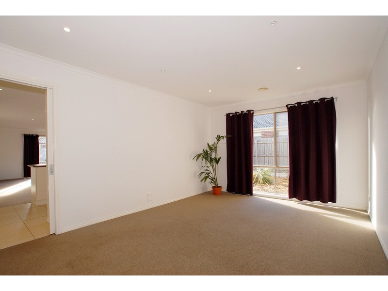 5 Vivi Court, Skye VIC 3977