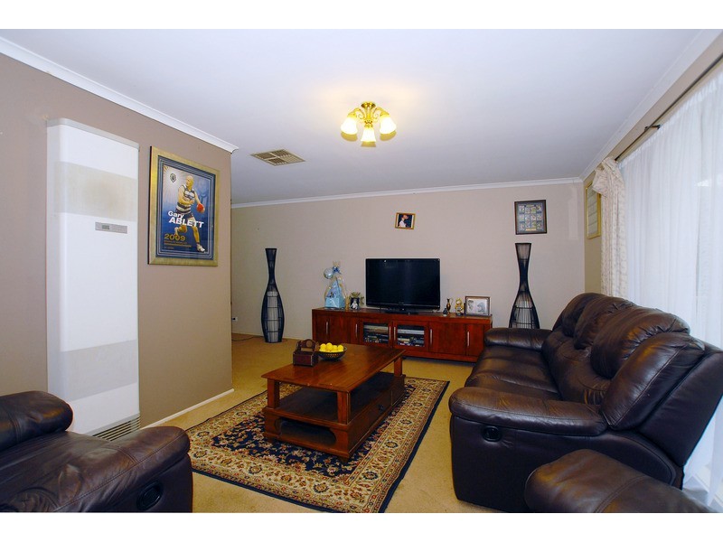 5 Carrington Crescent, Carrum Downs VIC 3201