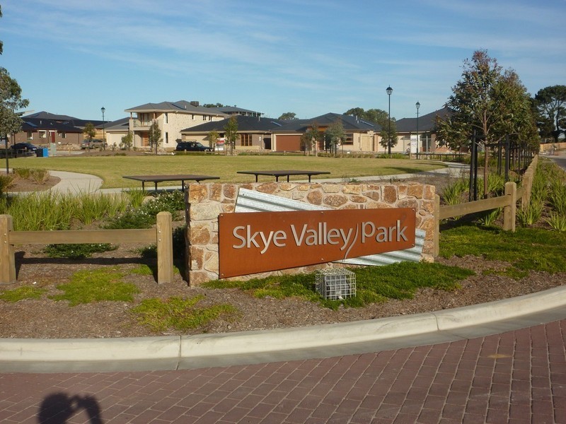 16 Santa Clara Mews, Skye VIC 3977