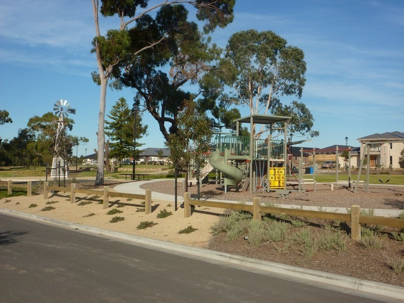 16 Santa Clara Mews, Skye VIC 3977