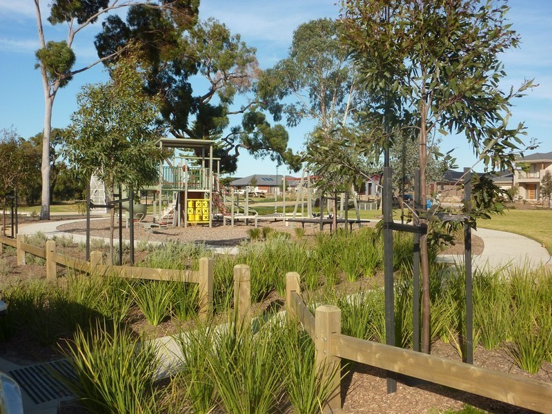 16 Santa Clara Mews, Skye VIC 3977