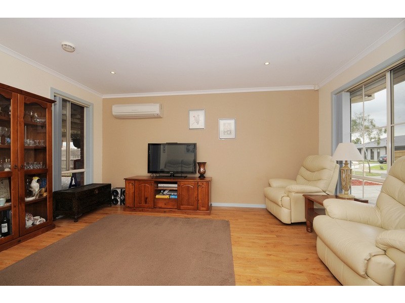 44 Bushlark Drive, Carrum Downs VIC 3201