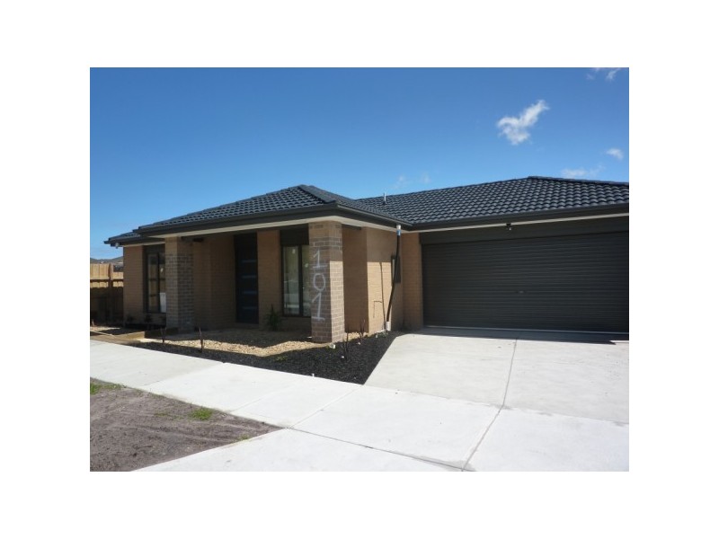 101 Oberon Drive, Carrum Downs VIC 3201
