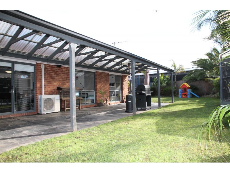67 Rangeview Drive, Skye VIC 3977