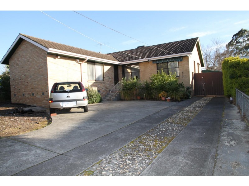 4 Nodding Avenue, Frankston North VIC 3200