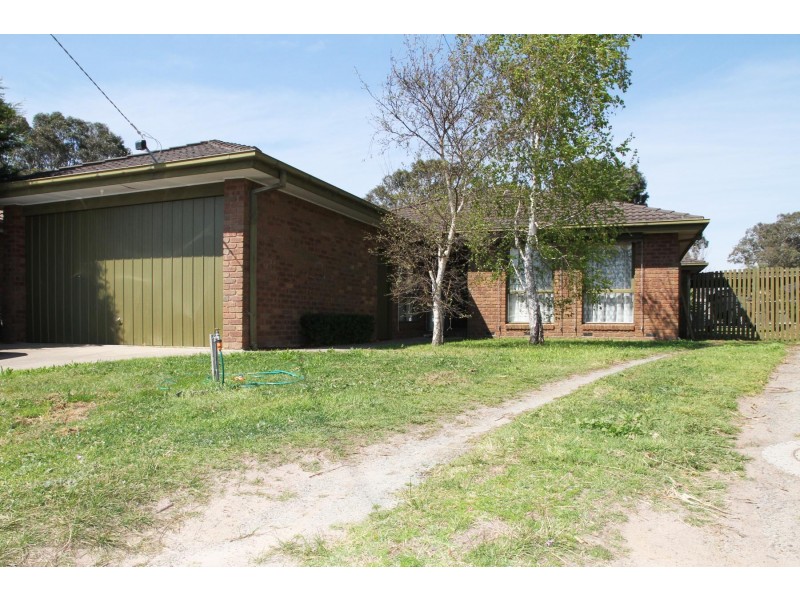 4 Duke Court, Skye VIC 3977