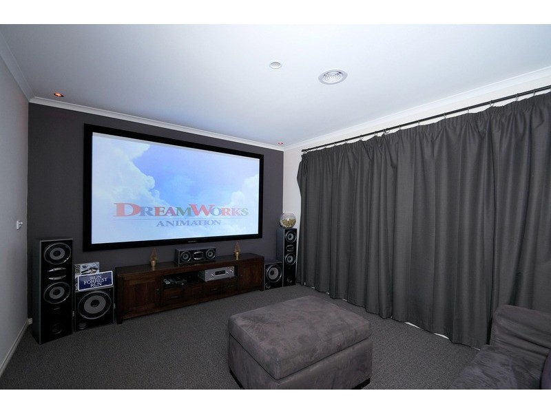 53 Diamond Parade, Skye VIC 3977