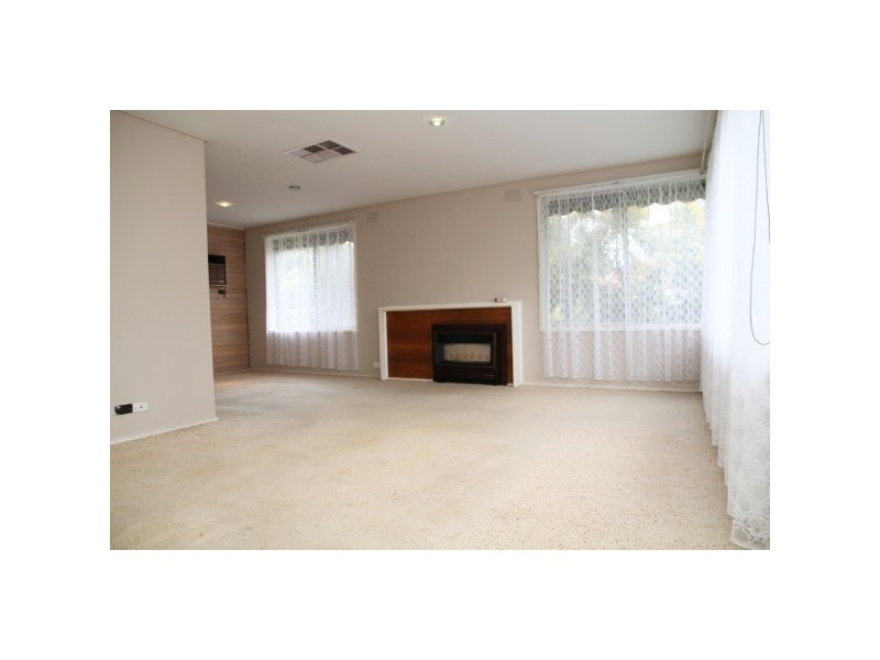 4 Charon Court, Frankston VIC 3199