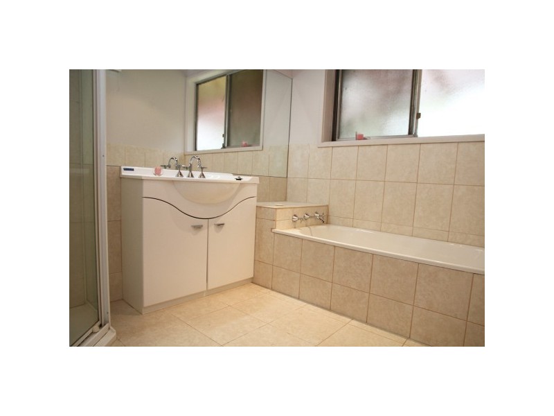 4 Charon Court, Frankston VIC 3199