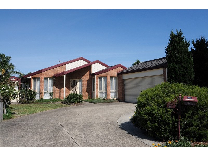 97 Rangeview Drive, Skye VIC 3977