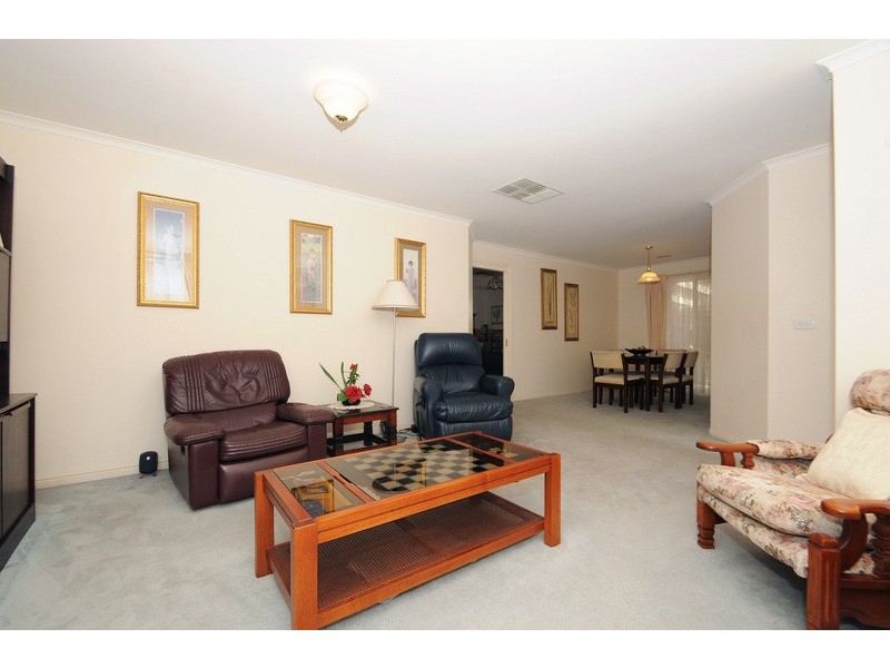 97 Rangeview Drive, Skye VIC 3977