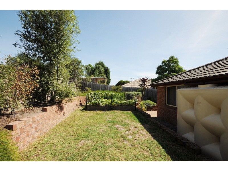 97 Rangeview Drive, Skye VIC 3977