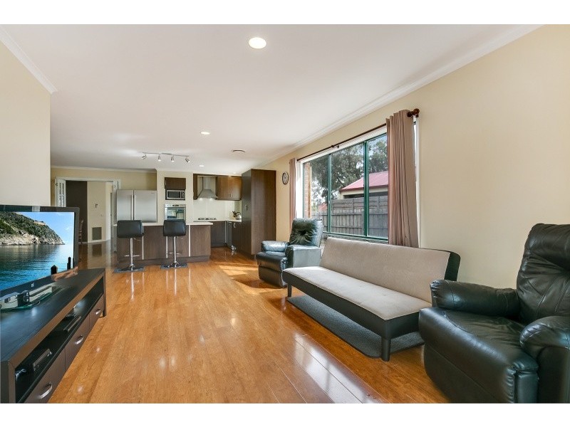 8 Tolga Close, Carrum Downs VIC 3201
