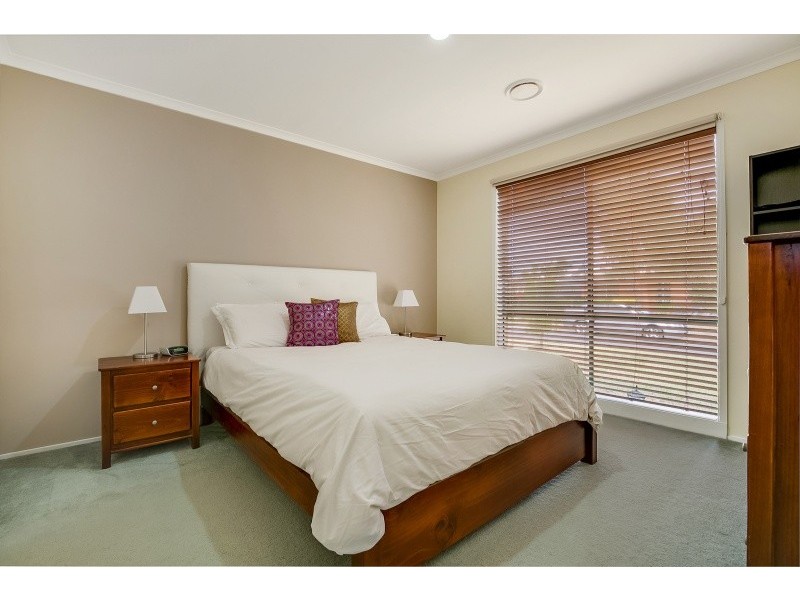 8 Tolga Close, Carrum Downs VIC 3201