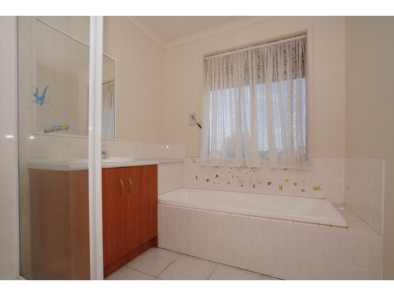 32 Manchester Drive, Skye VIC 3977