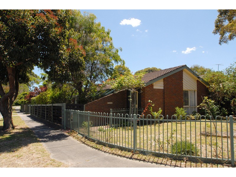 1 Emora Court, Frankston VIC 3199