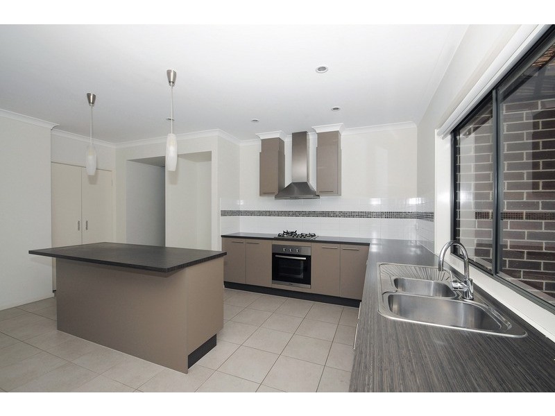 17 Sky Way, Carrum Downs VIC 3201