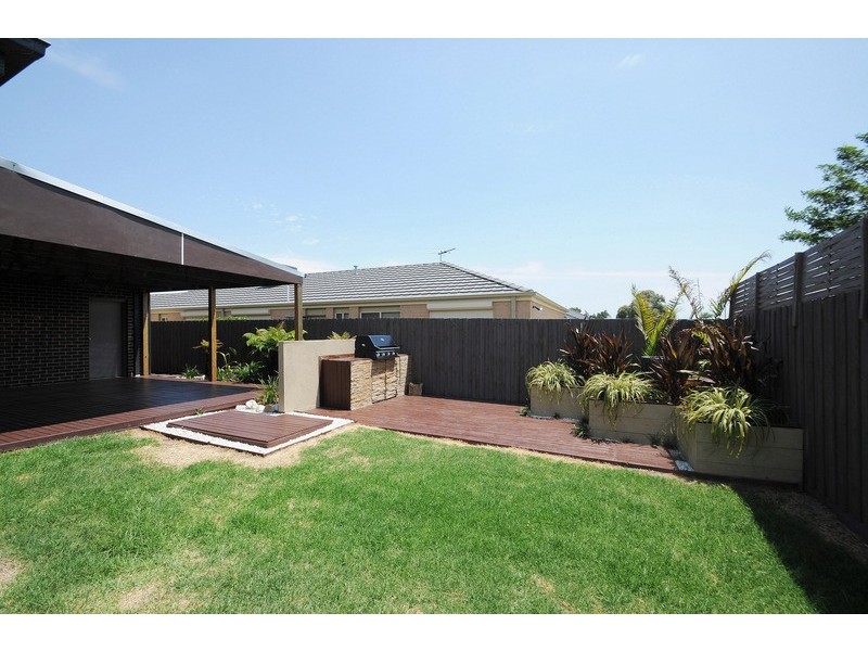 17 Sky Way, Carrum Downs VIC 3201