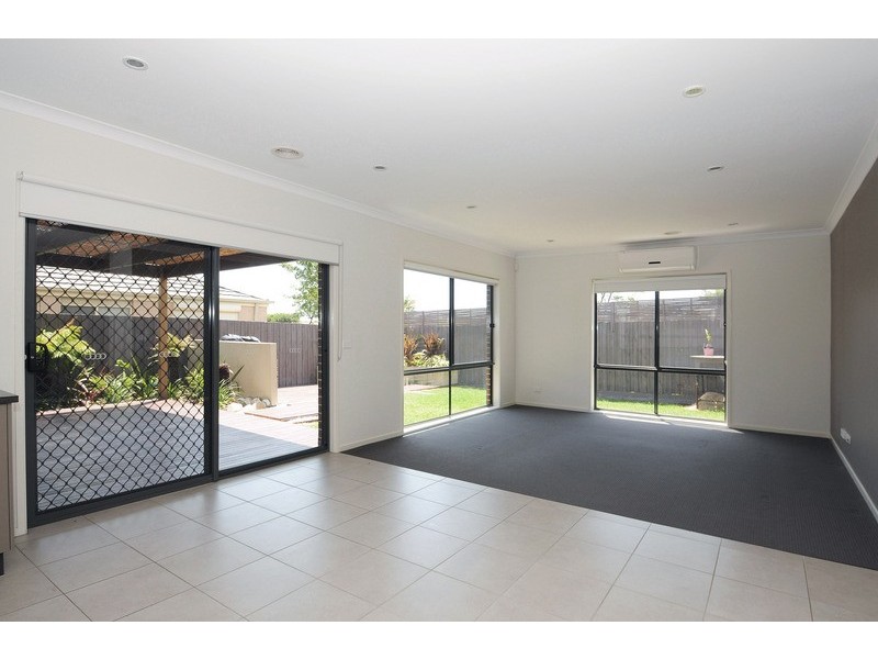 17 Sky Way, Carrum Downs VIC 3201