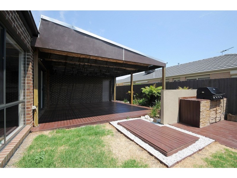 17 Sky Way, Carrum Downs VIC 3201