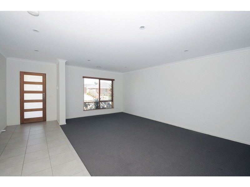 17 Sky Way, Carrum Downs VIC 3201