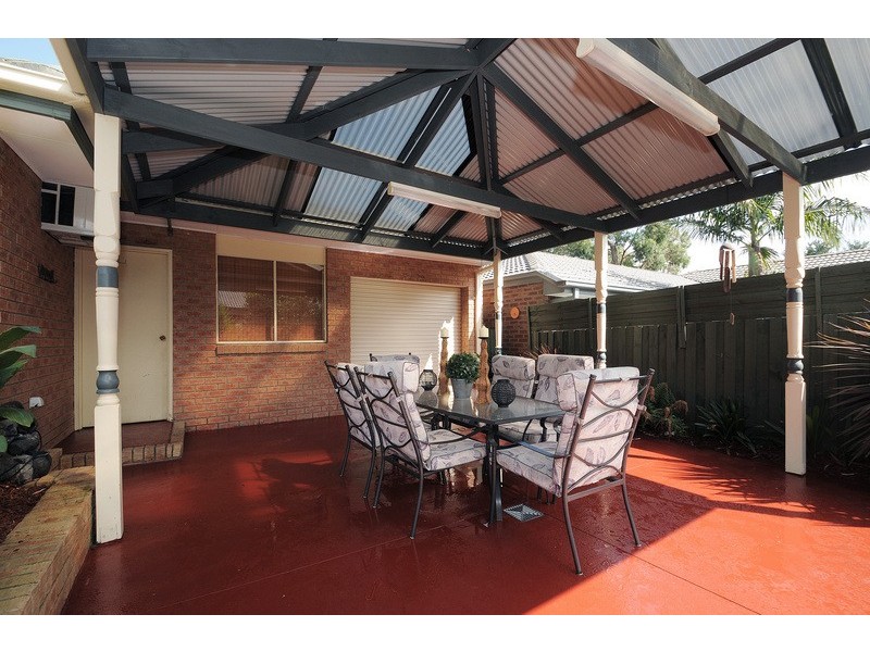 8 Jason Rd, Carrum Downs VIC 3201