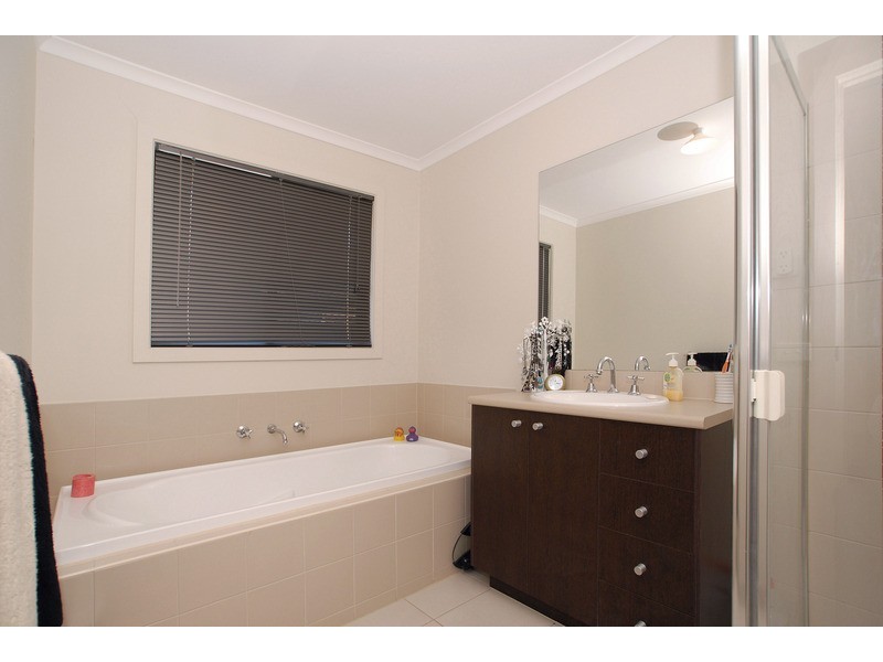 9 Garnet Close, Skye VIC 3977