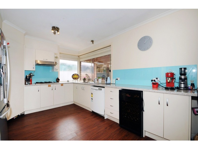 22 Bunarong Drive, Frankston VIC 3199