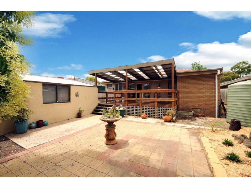 22 Bunarong Drive, Frankston VIC 3199