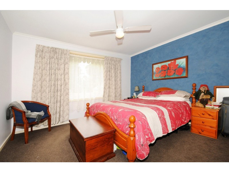 22 Bunarong Drive, Frankston VIC 3199