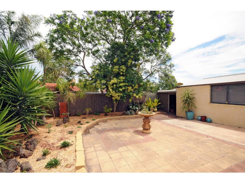 22 Bunarong Drive, Frankston VIC 3199