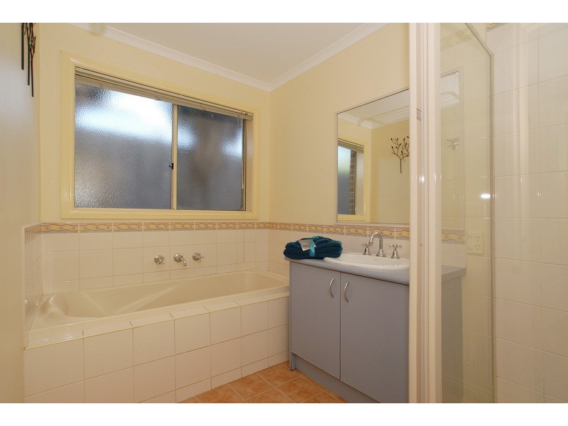 20 Captain Cook Close, Skye VIC 3977